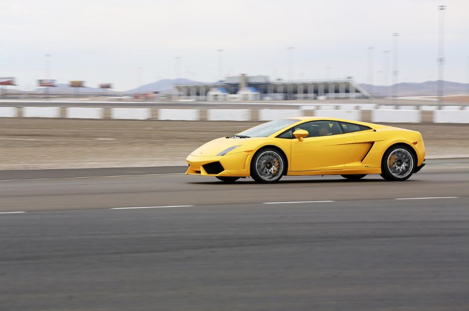 6 Supercars Driving Experience