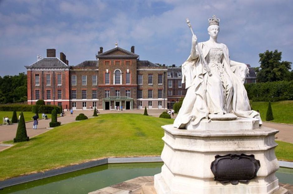 Kensington Palace Family Entry