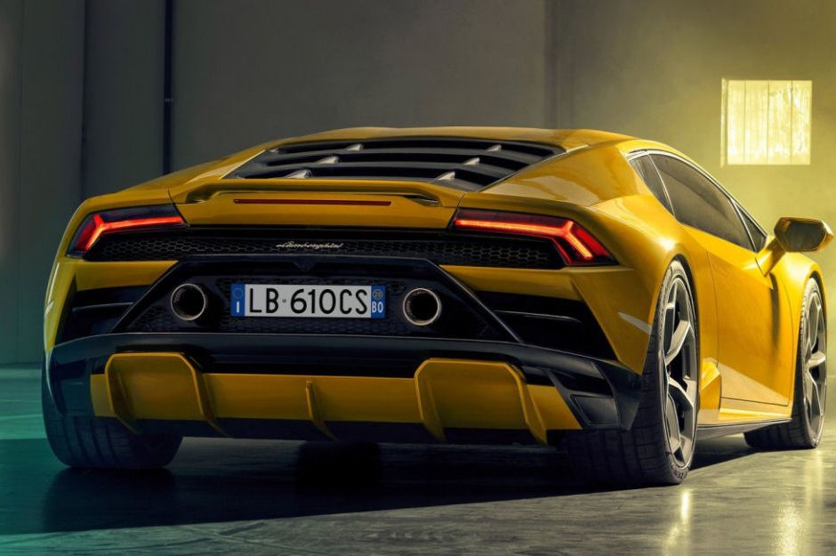 Win A Lamborghini Huracan Evo + £100k