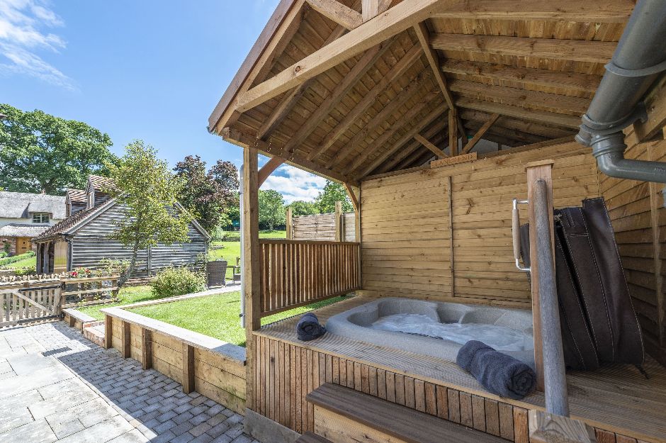Lanes End Cottage With Hot Tub